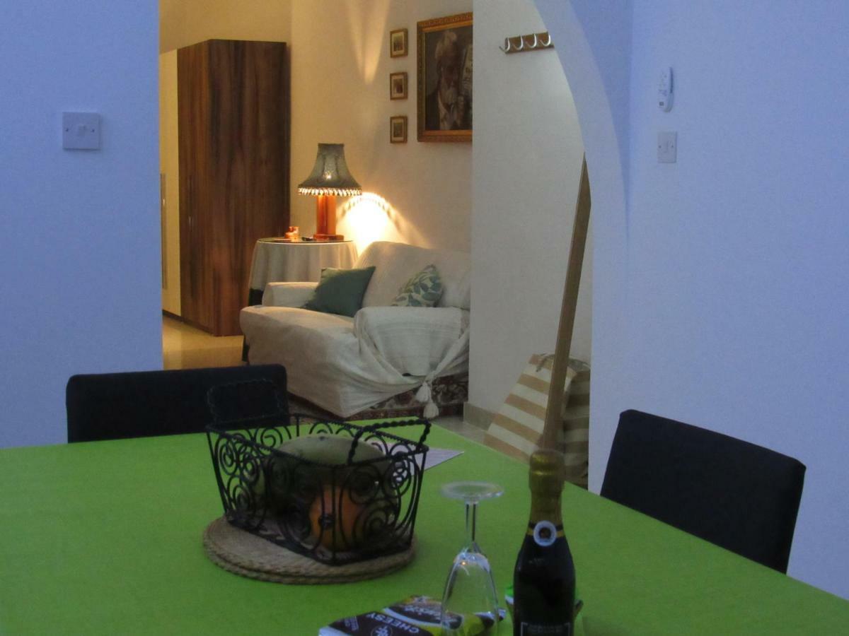 Central Studio Apartment Santa Vennera Экстерьер фото